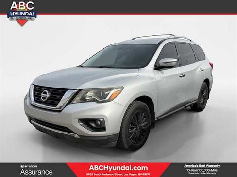 Used 2018 Nissan Pathfinder SL image 1