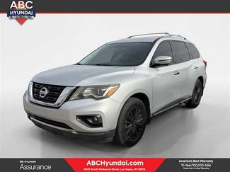 Used 2018 Nissan Pathfinder SL video 1