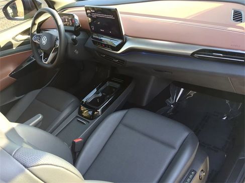 Certified 2021 Volkswagen ID.4 Pro S w/ Gradient Package image 13