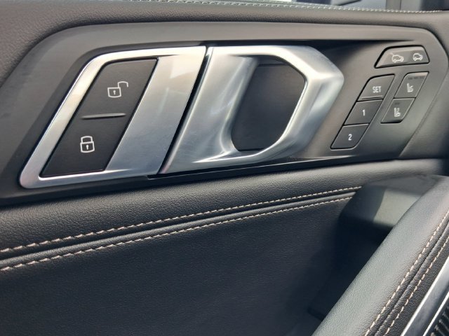Used 2027 BMW X6 M60i w/ Executive Package AWD/4WD image 10