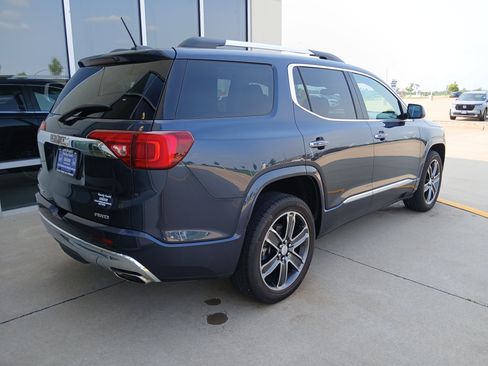 Used 2019 GMC Acadia Denali w/ Technology Package AWD/4WD image 7