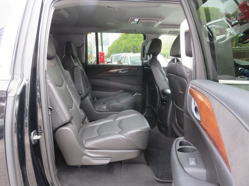 Used 2015 Cadillac Escalade ESV Premium AWD/4WD image 26