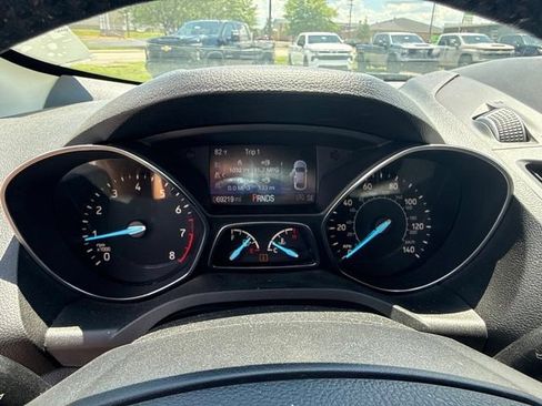 Used 2019 Ford Escape Titanium FWD image 18
