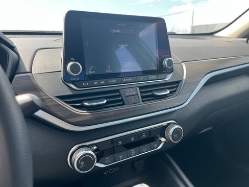 Used 2025 Nissan Altima 2.5 SV image 20