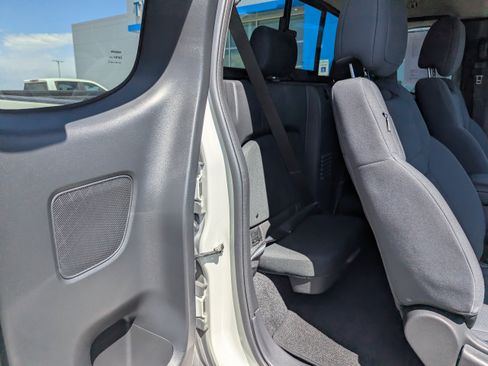 Used 2025 Nissan Frontier S AWD/4WD image 33