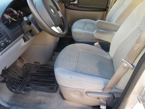 Used 2006 Chevrolet Uplander LS image 10