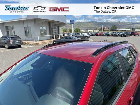 New 2025 Chevrolet Trax RS image 10