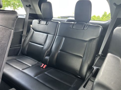 Used 2021 Ford Explorer Limited w/ Equipment Group 301A RWD image 27