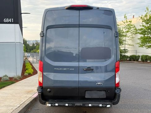 Used 2020 Ford Transit 250 148 High Roof Extended RWD image 4