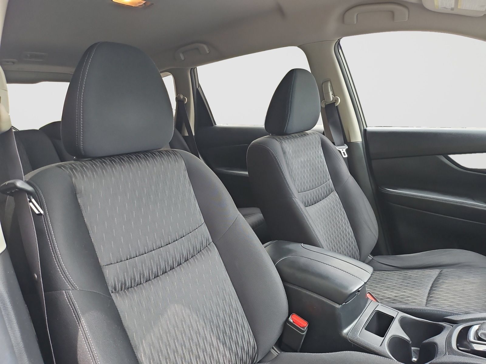 Used 2020 Nissan Rogue S FWD image 17