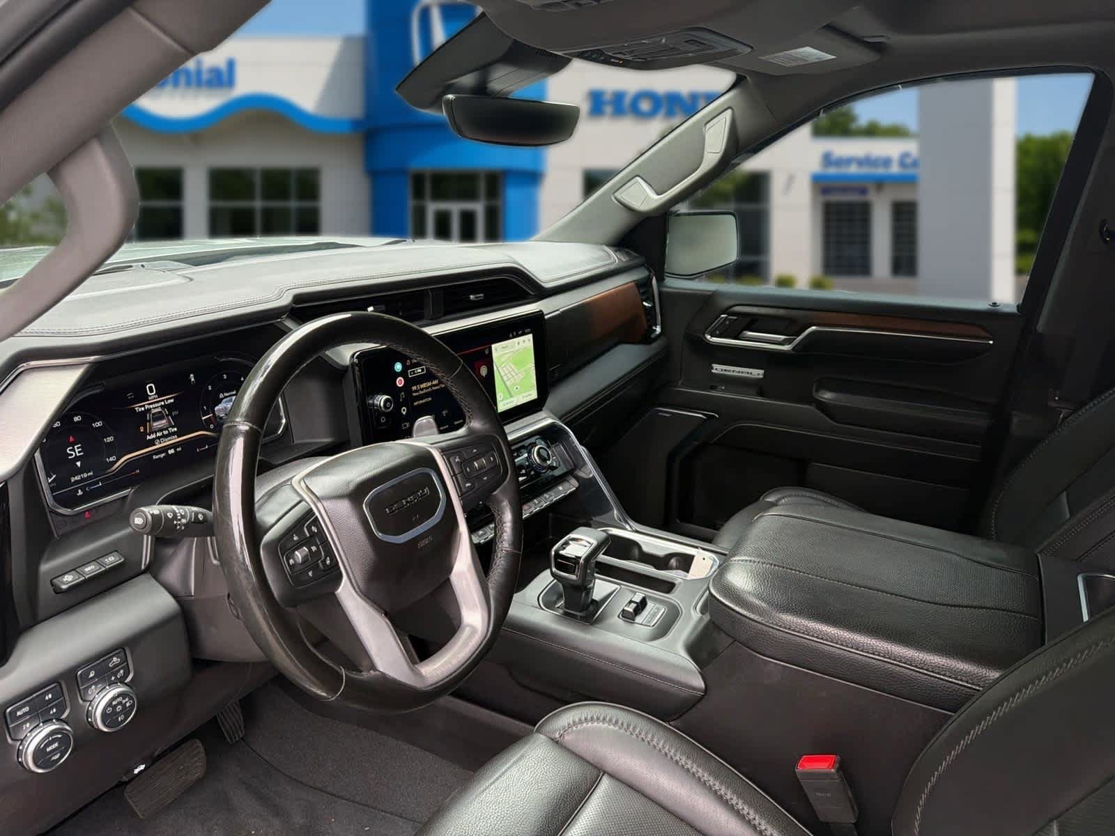 Used 2024 GMC Sierra 1500 Denali w/ Denali Reserve Package AWD/4WD image 12