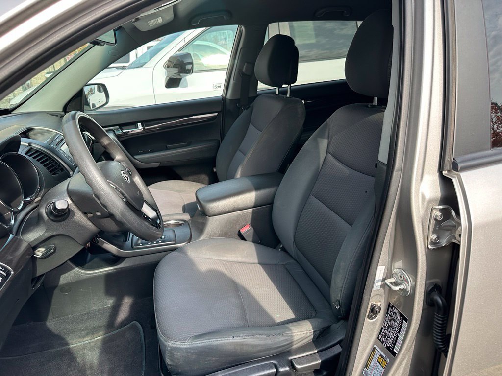 Used 2013 Kia Sorento LX w/ Convenience Pkg FWD image 17