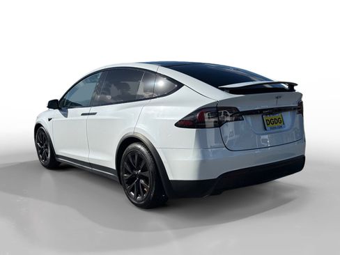 Used 2023 Tesla Model X image 3