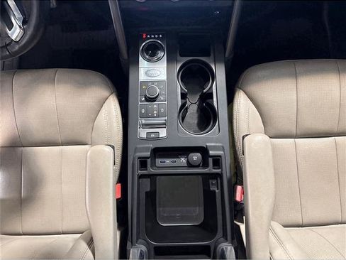 Used 2020 Land Rover Discovery Landmark AWD/4WD image 18