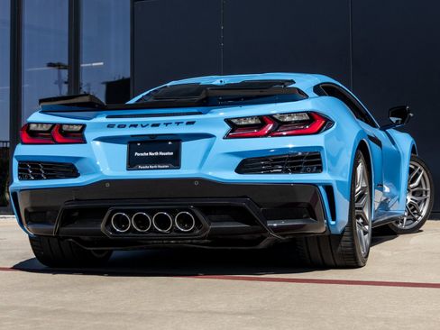 Used 2024 Chevrolet Corvette Z06 image 8