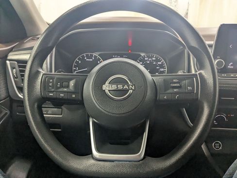 Used 2023 Nissan Rogue S AWD/4WD image 13