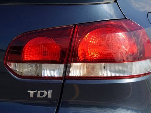 Used 2011 Volkswagen Golf TDI w/ Cold Weather Pkg FWD image 53