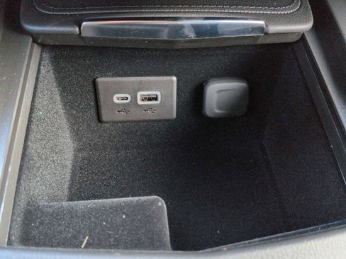 New 2025 Cadillac XT4 Premium Luxury image 32