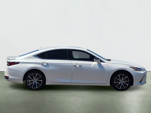 Used 2025 Lexus ES 300h w/ Premium Package FWD image 7