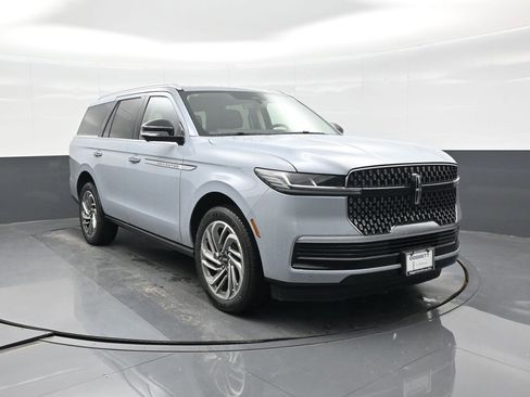 New 2025 Lincoln Navigator Reserve image 15