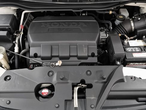 Used 2015 Honda Odyssey Touring Elite image 5