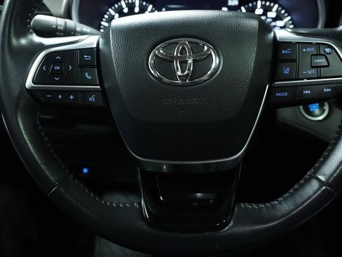 Certified 2020 Toyota Highlander XLE image 21