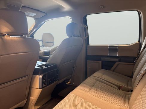 Used 2018 Ford F350 XLT w/ XLT Premium Package image 17