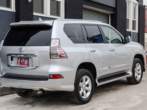 Used 2015 Lexus GX 460 w/ Navigation Package image 4