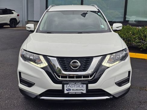 Used 2018 Nissan Rogue SV FWD image 2