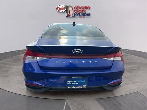 Used 2023 Hyundai Elantra SEL w/ Cargo Package image 4
