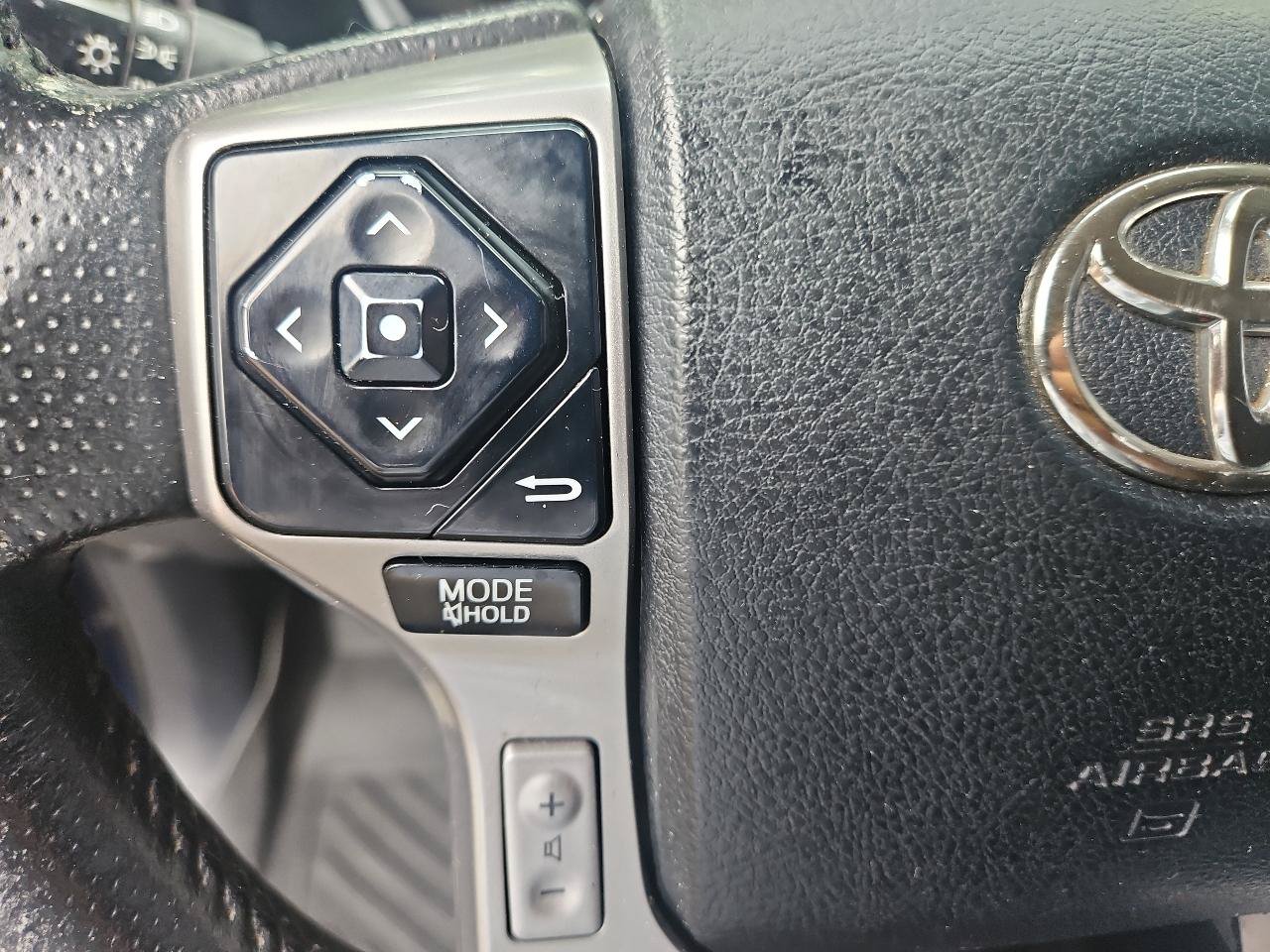 Used 2014 Toyota 4Runner SR5 AWD/4WD image 19