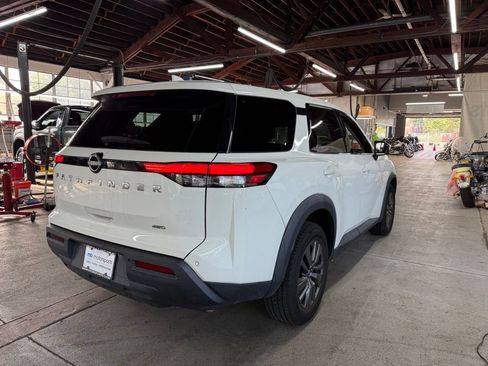 Used 2022 Nissan Pathfinder S AWD/4WD image 4