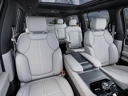 New 2026 Jeep Grand Wagoneer Limited AWD/4WD image 16