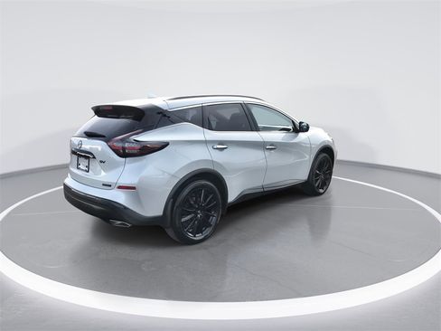 Used 2024 Nissan Murano SV w/ SV Midnight Edition Package image 8