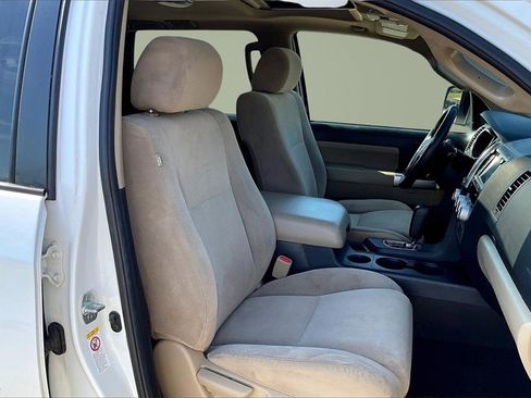 Used 2022 Toyota Sequoia SR5 image 7