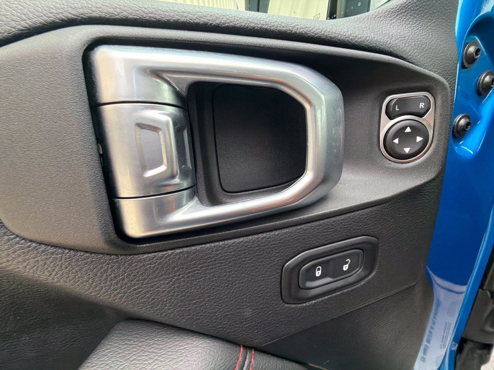 Used 2023 Jeep Wrangler Unlimited Rubicon 4xe AWD/4WD image 11
