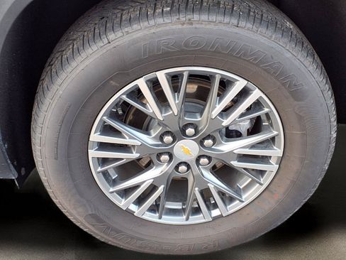 Used 2024 Chevrolet Traverse LT FWD image 26