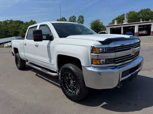 Used 2016 Chevrolet Silverado 3500 LT AWD/4WD image 7