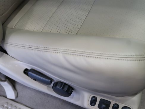 Used 2003 Ford F350 Lariat image 73