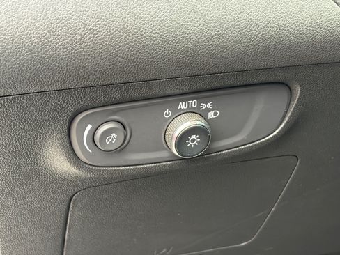 Used 2024 Buick Encore GX Preferred w/ Comfort Package FWD image 8