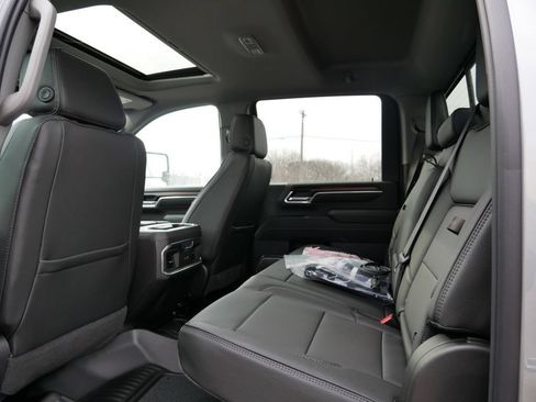 New 2026 GMC Sierra 3500 Denali w/ Denali Reserve Package AWD/4WD image 7