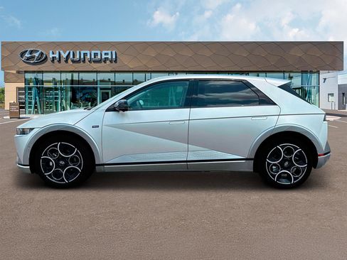 Used 2024 Hyundai Ioniq 5 Limited image 3