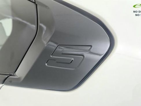 Used 2024 BMW i5 eDrive40i w/ Executive Package RWD image 27
