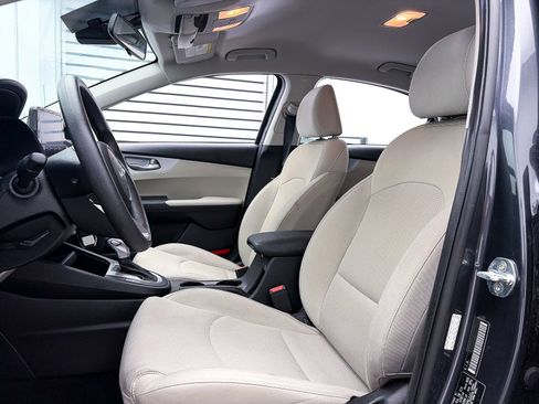 Certified 2023 Kia Forte LXS w/ LXS Technology Package FWD image 17