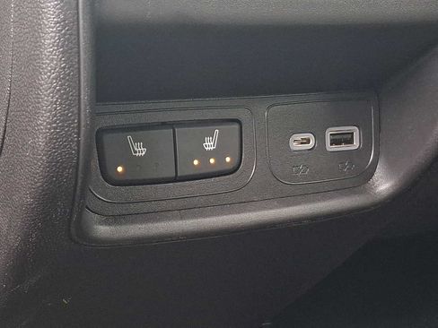 Used 2023 Cadillac XT4 Luxury w/ Cold Weather Package FWD image 13