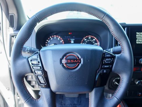 Used 2025 Nissan Frontier PRO-4X AWD/4WD image 14