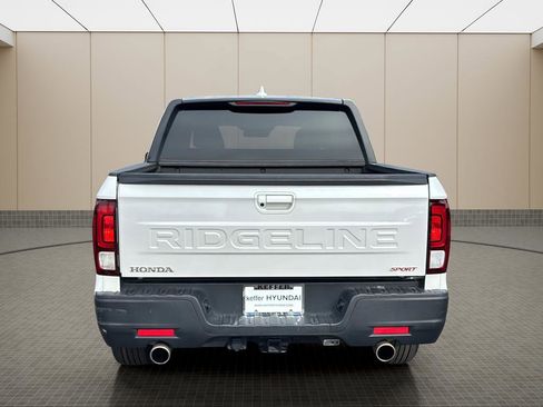 Used 2025 Honda Ridgeline Sport image 4
