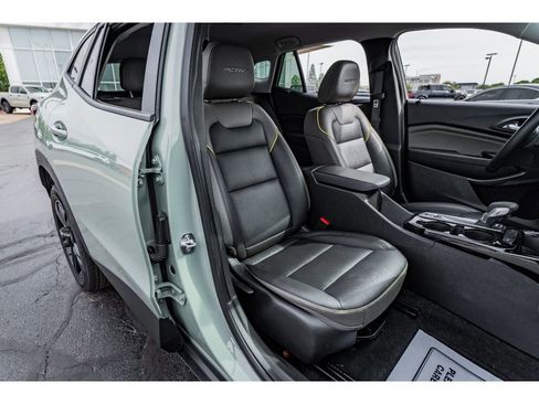 Used 2025 Chevrolet Trax ACTIV w/ Driver Confidence Package image 18