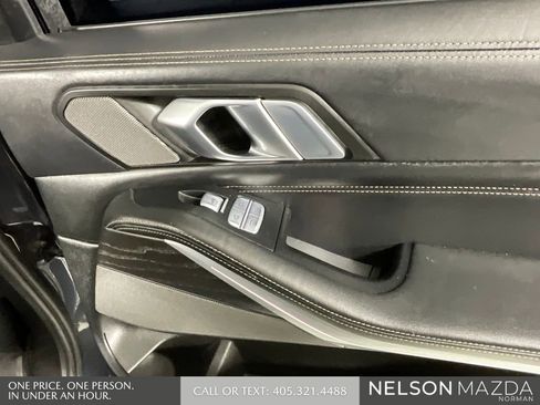Used 2022 BMW X7 M50i w/ Luxury Seating Package image 19