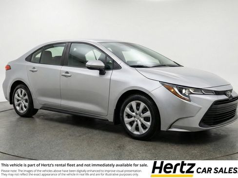 Used 2025 Toyota Corolla LE image 1